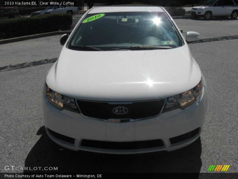 Clear White / Coffee 2010 Kia Forte EX