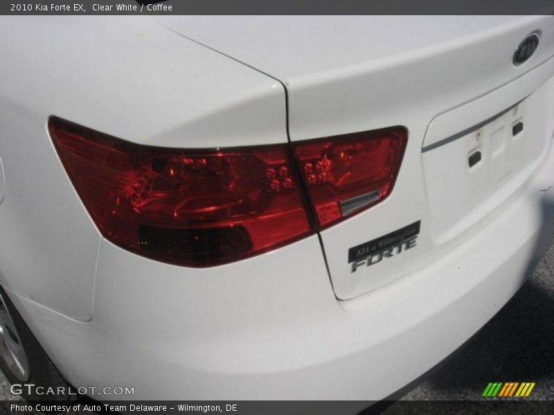 Clear White / Coffee 2010 Kia Forte EX