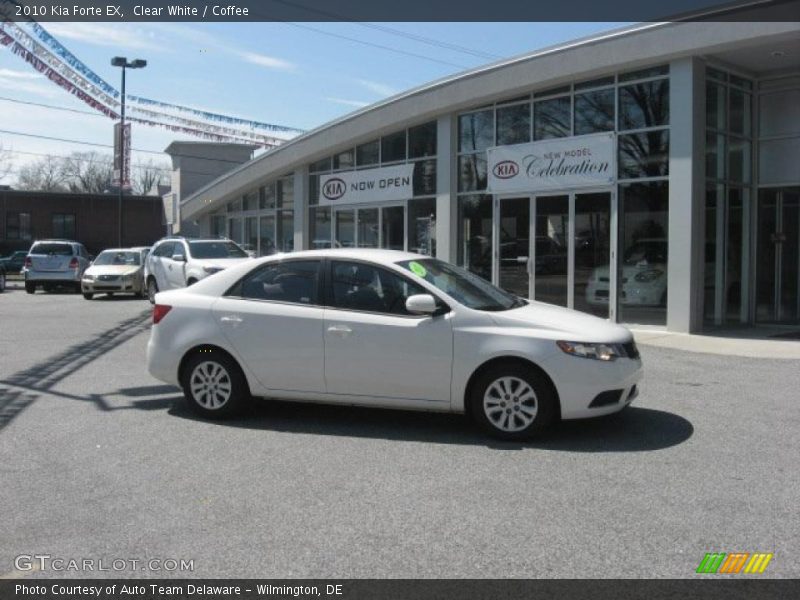 Clear White / Coffee 2010 Kia Forte EX