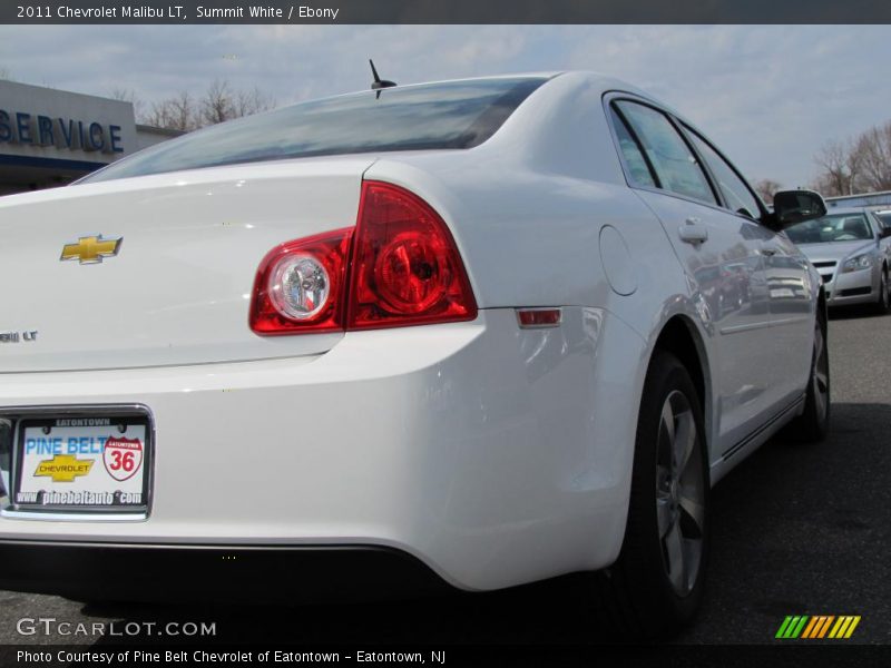 Summit White / Ebony 2011 Chevrolet Malibu LT