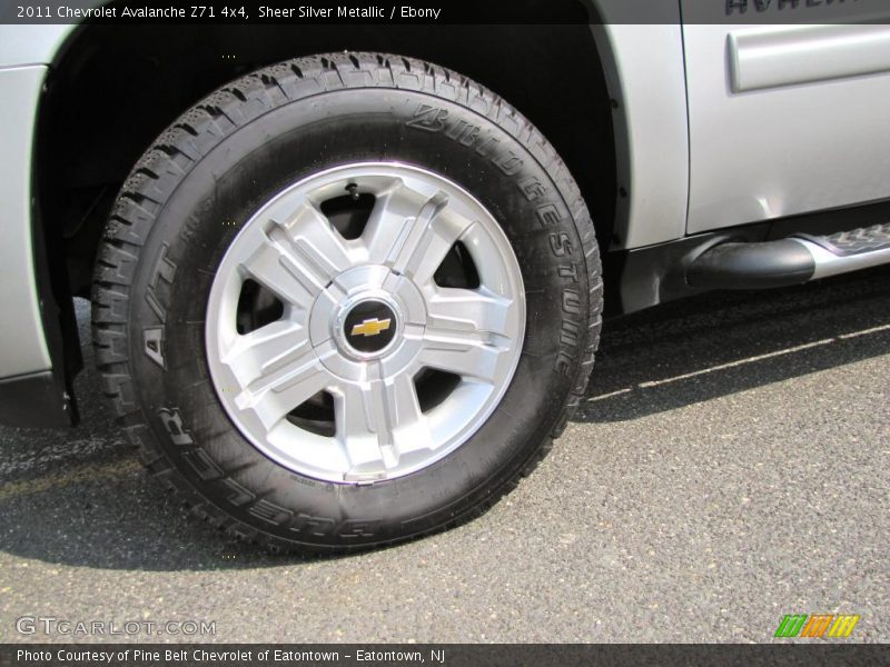 Sheer Silver Metallic / Ebony 2011 Chevrolet Avalanche Z71 4x4