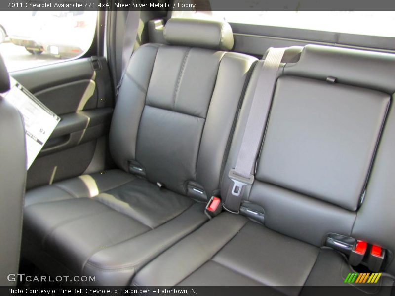 Sheer Silver Metallic / Ebony 2011 Chevrolet Avalanche Z71 4x4