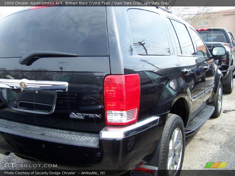 Brilliant Black Crystal Pearl / Dark Slate Gray/Light Slate Gray 2009 Chrysler Aspen Limited 4x4