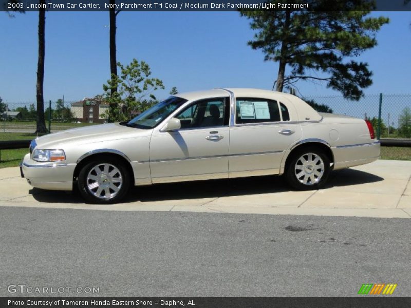 Ivory Parchment Tri Coat / Medium Dark Parchment/Light Parchment 2003 Lincoln Town Car Cartier