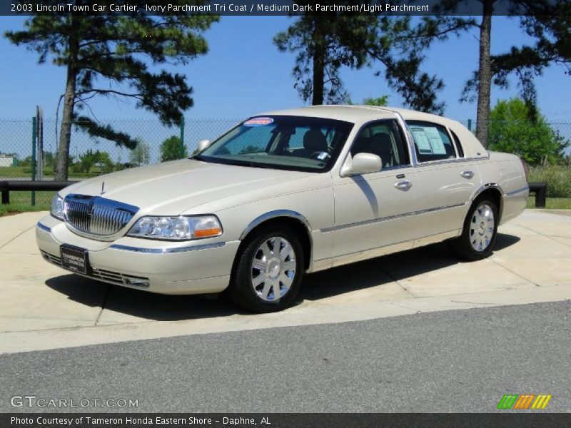 Ivory Parchment Tri Coat / Medium Dark Parchment/Light Parchment 2003 Lincoln Town Car Cartier
