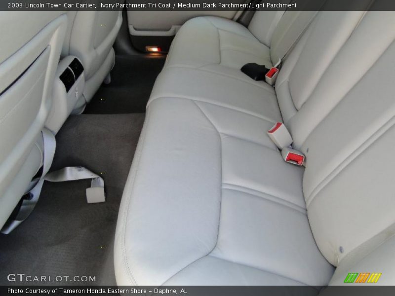 Ivory Parchment Tri Coat / Medium Dark Parchment/Light Parchment 2003 Lincoln Town Car Cartier