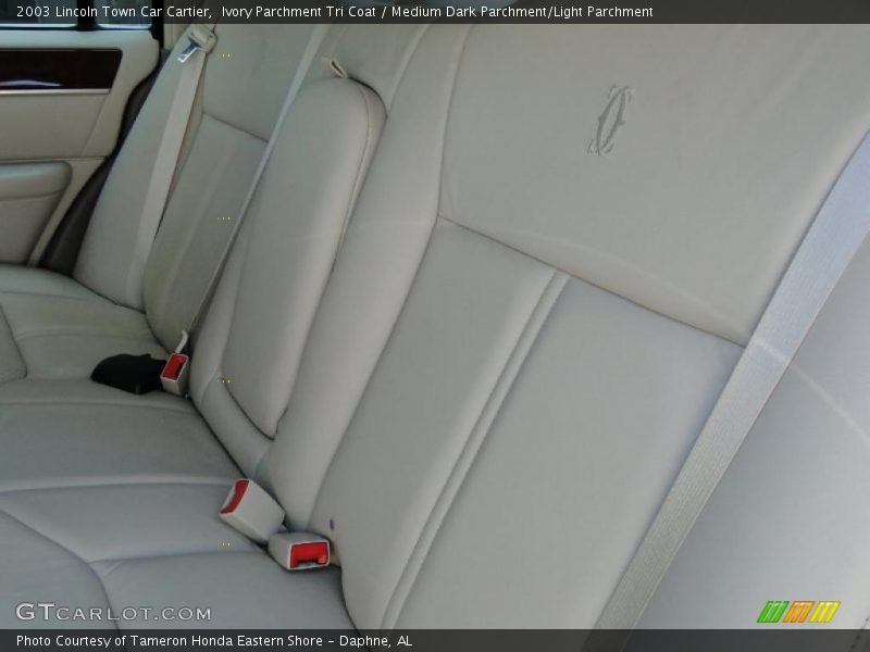 Ivory Parchment Tri Coat / Medium Dark Parchment/Light Parchment 2003 Lincoln Town Car Cartier