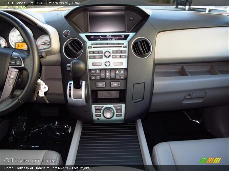 Controls of 2011 Pilot EX-L
