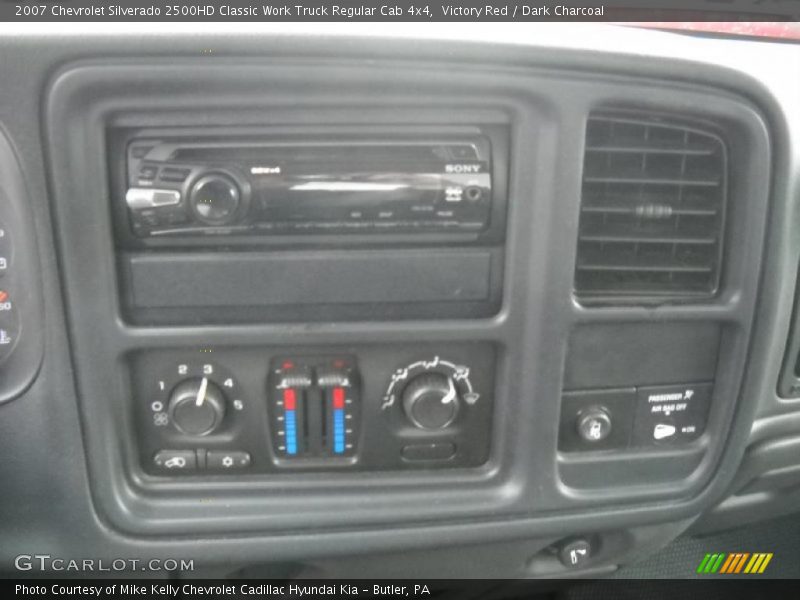 Victory Red / Dark Charcoal 2007 Chevrolet Silverado 2500HD Classic Work Truck Regular Cab 4x4