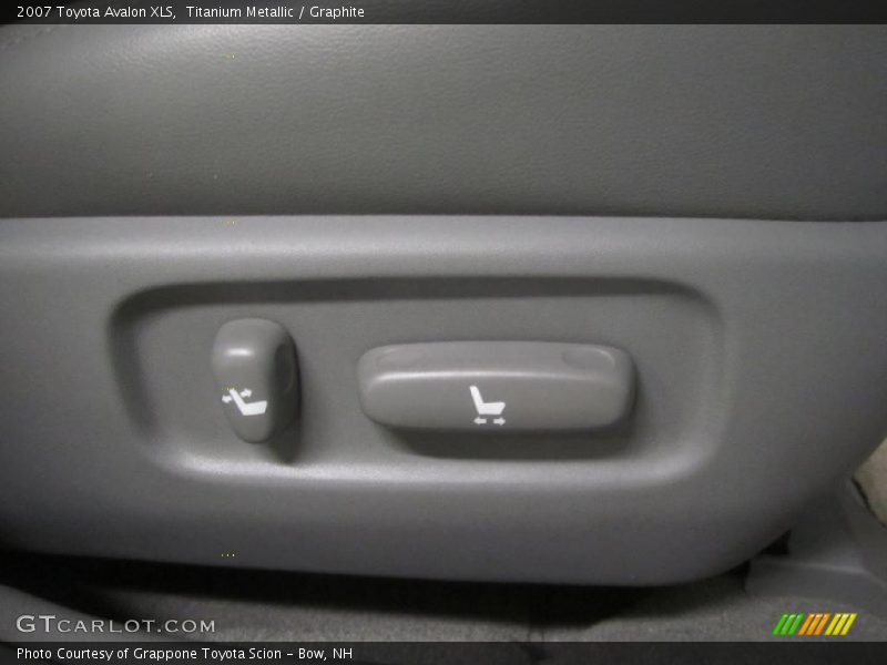 Titanium Metallic / Graphite 2007 Toyota Avalon XLS