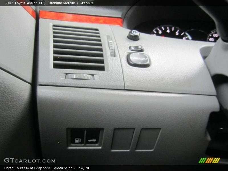 Titanium Metallic / Graphite 2007 Toyota Avalon XLS