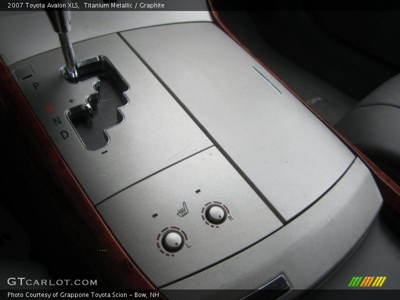 Titanium Metallic / Graphite 2007 Toyota Avalon XLS