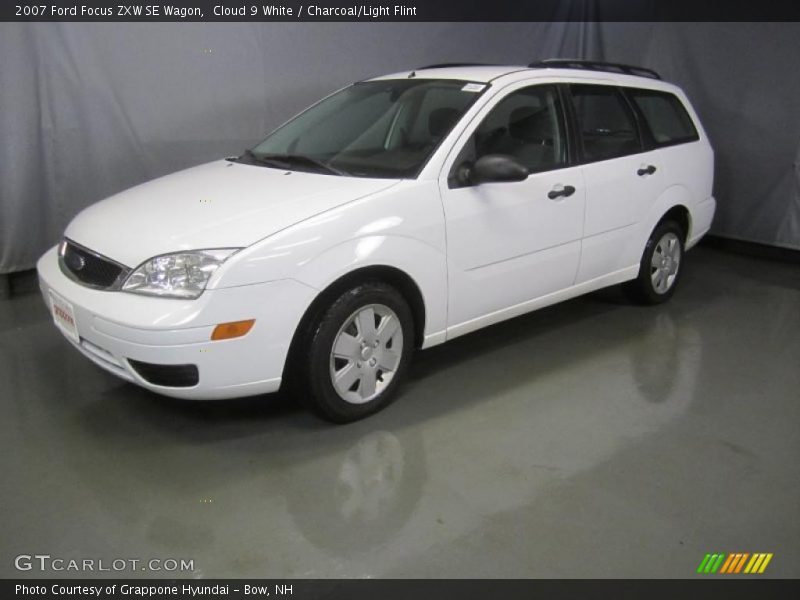 Front 3/4 View of 2007 Focus ZXW SE Wagon