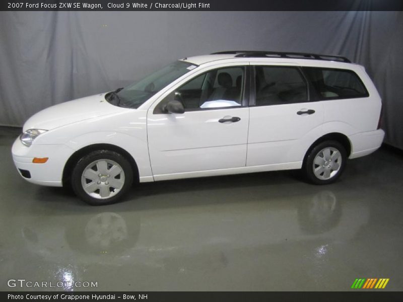 Cloud 9 White / Charcoal/Light Flint 2007 Ford Focus ZXW SE Wagon
