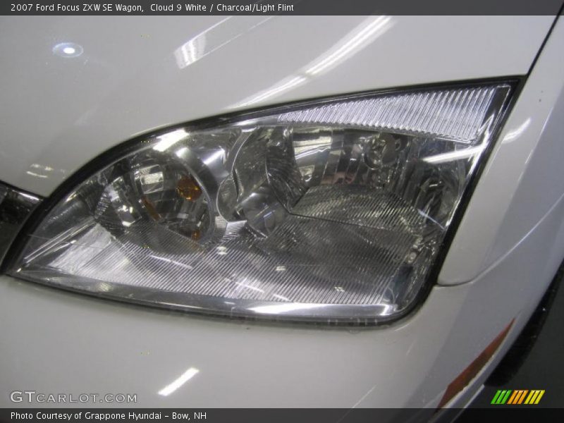 Cloud 9 White / Charcoal/Light Flint 2007 Ford Focus ZXW SE Wagon