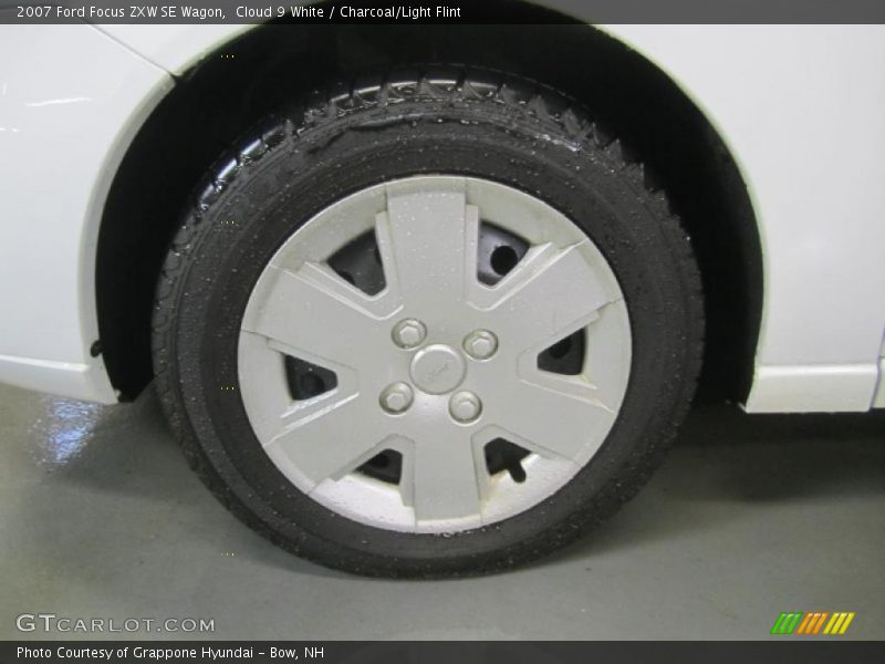Cloud 9 White / Charcoal/Light Flint 2007 Ford Focus ZXW SE Wagon