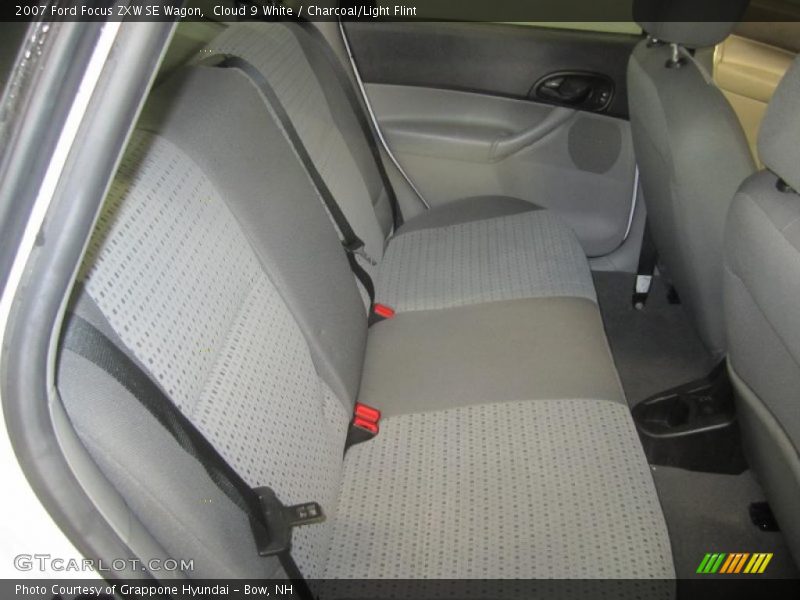  2007 Focus ZXW SE Wagon Charcoal/Light Flint Interior