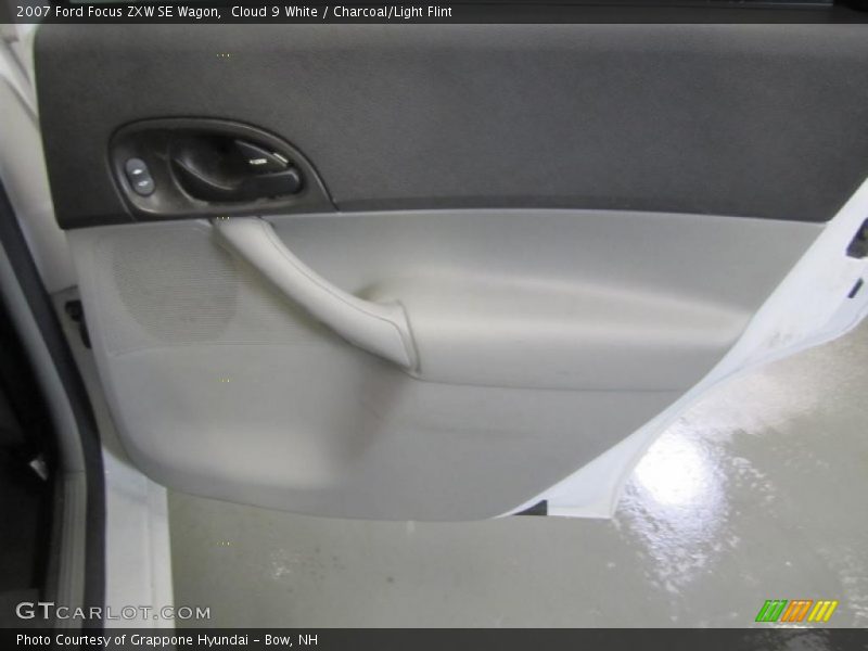 Cloud 9 White / Charcoal/Light Flint 2007 Ford Focus ZXW SE Wagon