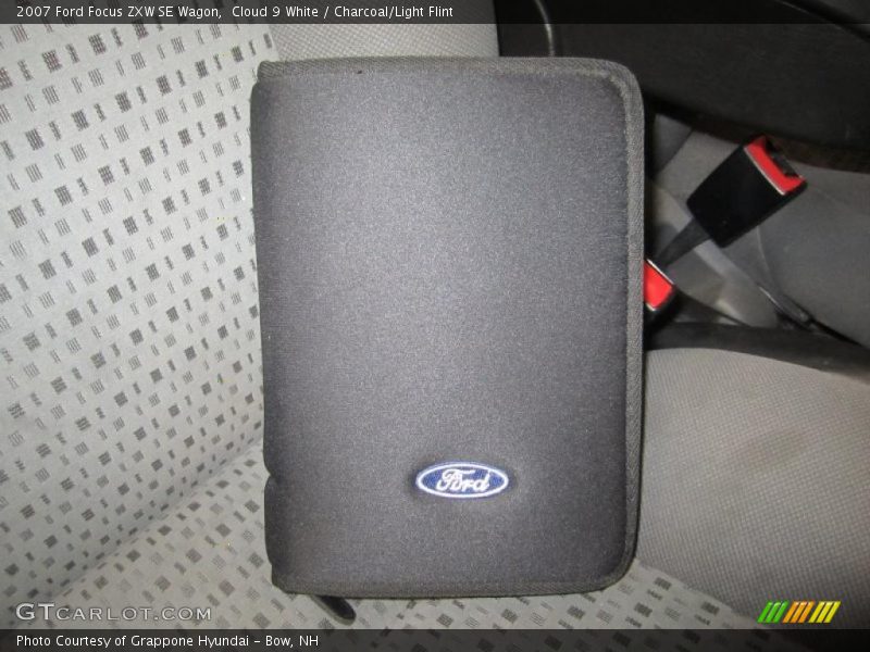 Cloud 9 White / Charcoal/Light Flint 2007 Ford Focus ZXW SE Wagon