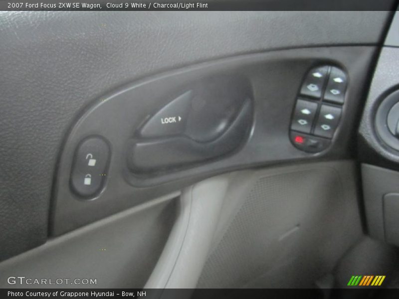Cloud 9 White / Charcoal/Light Flint 2007 Ford Focus ZXW SE Wagon