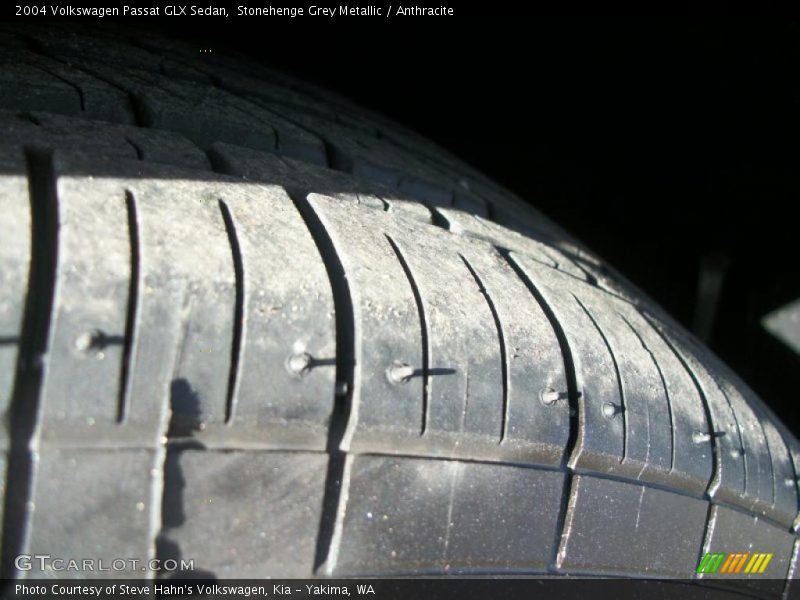 Stonehenge Grey Metallic / Anthracite 2004 Volkswagen Passat GLX Sedan