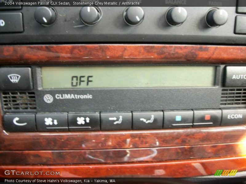 Stonehenge Grey Metallic / Anthracite 2004 Volkswagen Passat GLX Sedan