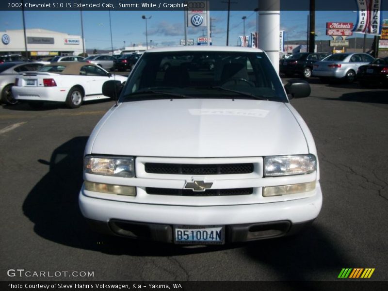 Summit White / Graphite 2002 Chevrolet S10 LS Extended Cab