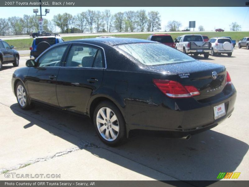 Black / Ivory 2007 Toyota Avalon XLS