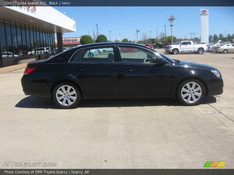 Black / Ivory 2007 Toyota Avalon XLS