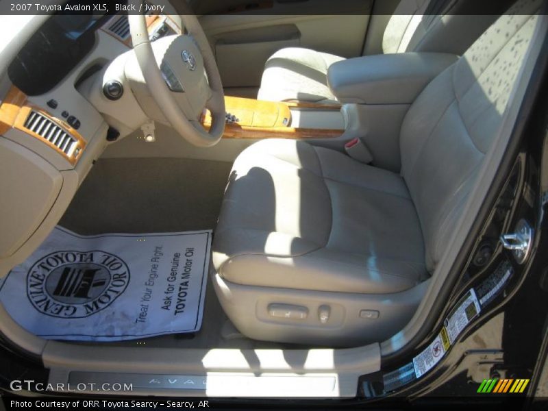 Black / Ivory 2007 Toyota Avalon XLS