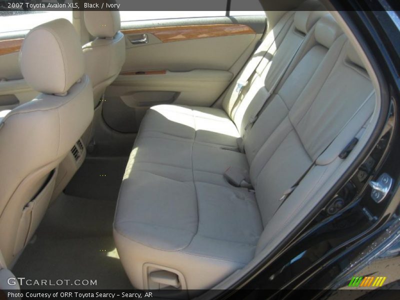 Black / Ivory 2007 Toyota Avalon XLS