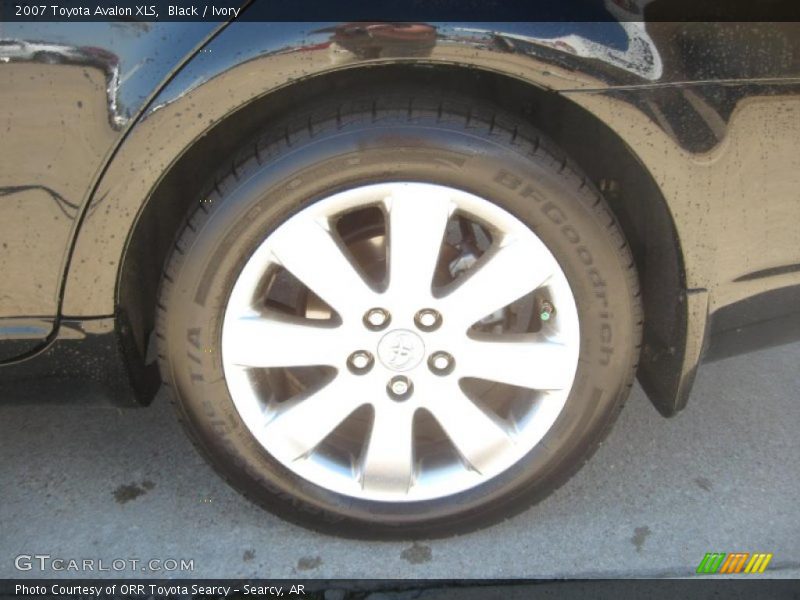 Black / Ivory 2007 Toyota Avalon XLS