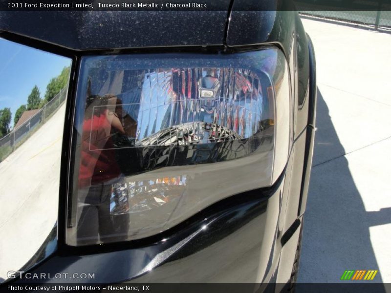 Tuxedo Black Metallic / Charcoal Black 2011 Ford Expedition Limited