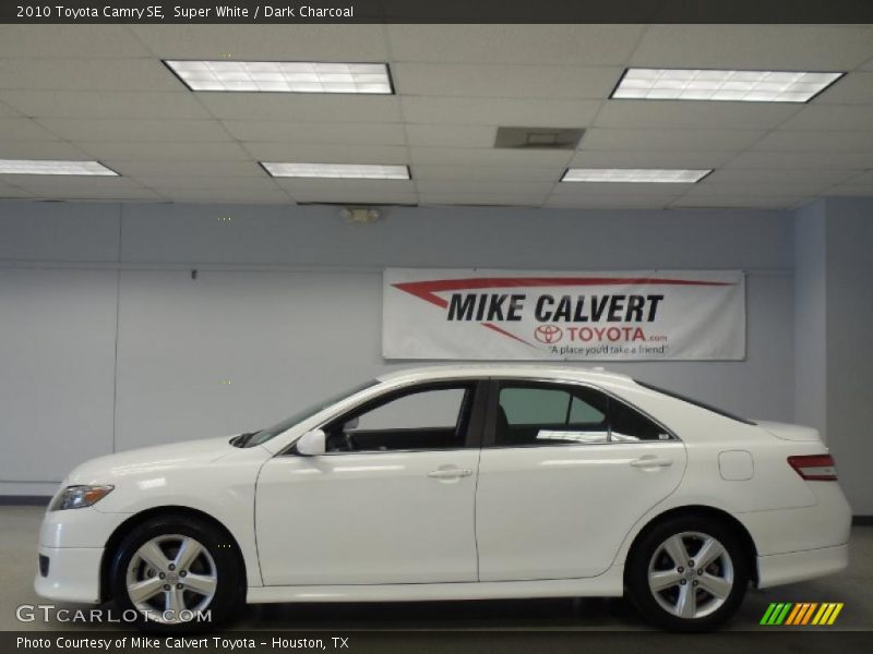 Super White / Dark Charcoal 2010 Toyota Camry SE