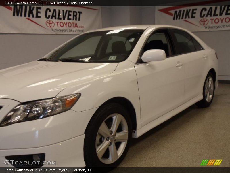 Super White / Dark Charcoal 2010 Toyota Camry SE