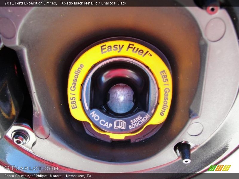 Tuxedo Black Metallic / Charcoal Black 2011 Ford Expedition Limited