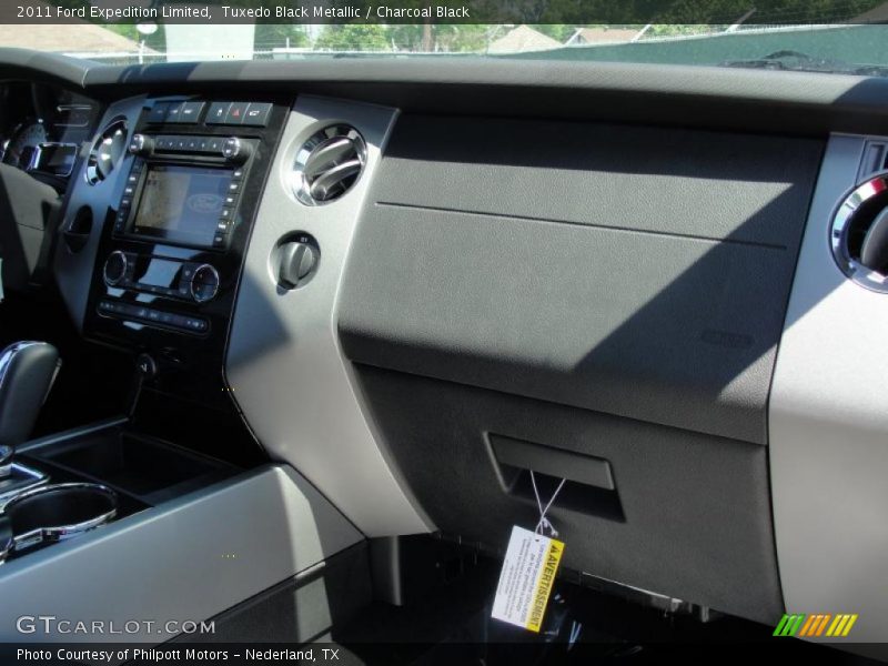 Tuxedo Black Metallic / Charcoal Black 2011 Ford Expedition Limited