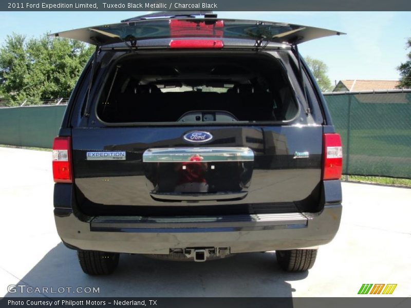 Tuxedo Black Metallic / Charcoal Black 2011 Ford Expedition Limited