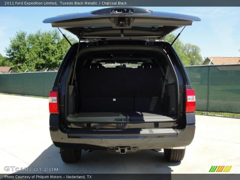 Tuxedo Black Metallic / Charcoal Black 2011 Ford Expedition Limited