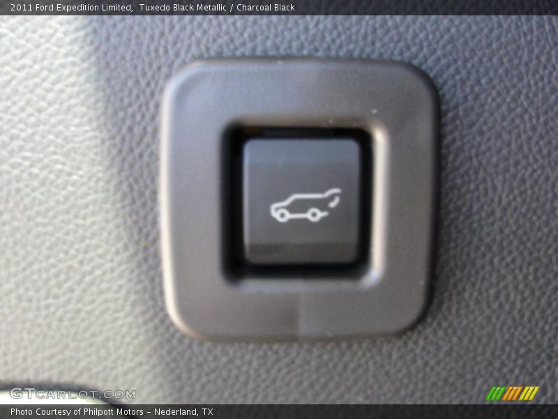 Tuxedo Black Metallic / Charcoal Black 2011 Ford Expedition Limited