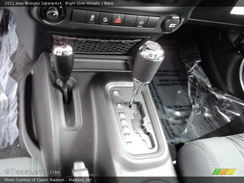 Bright Silver Metallic / Black 2011 Jeep Wrangler Sahara 4x4