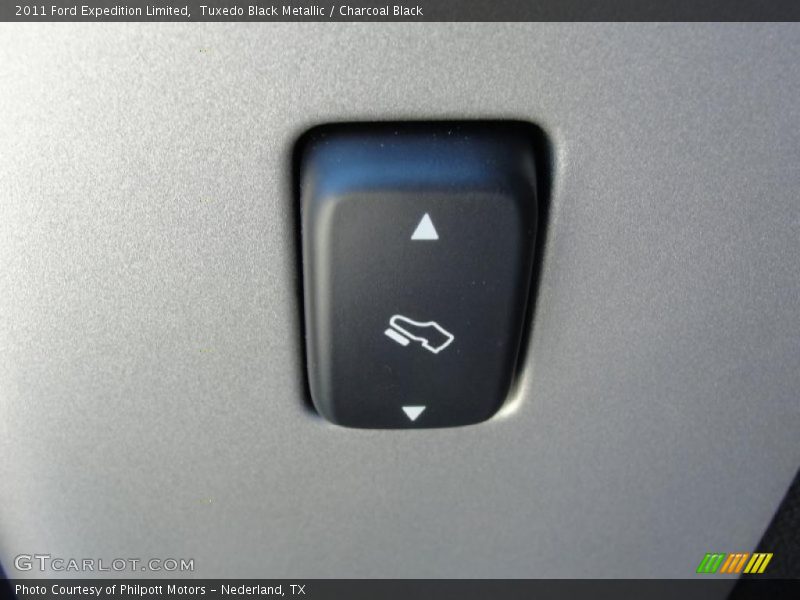 Controls of 2011 Expedition Limited
