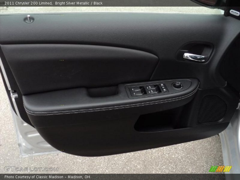 Bright Silver Metallic / Black 2011 Chrysler 200 Limited