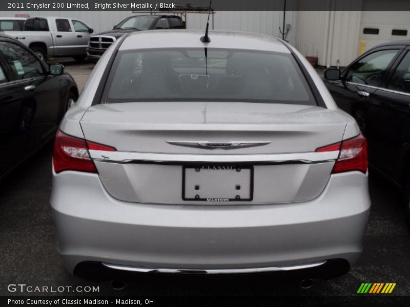 Bright Silver Metallic / Black 2011 Chrysler 200 Limited