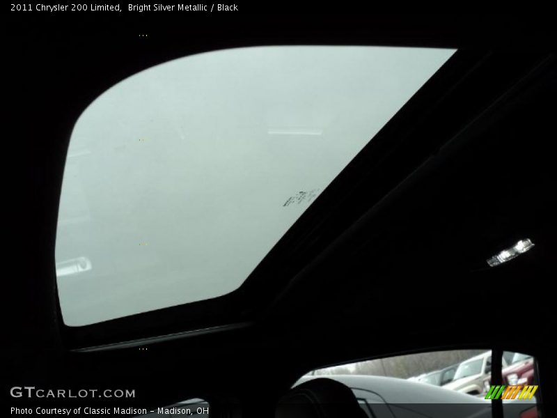 Bright Silver Metallic / Black 2011 Chrysler 200 Limited