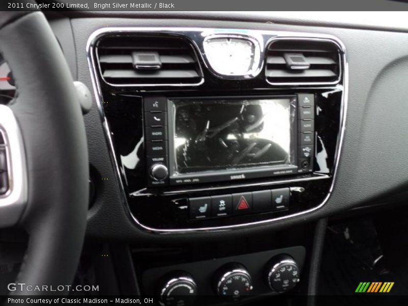 Bright Silver Metallic / Black 2011 Chrysler 200 Limited