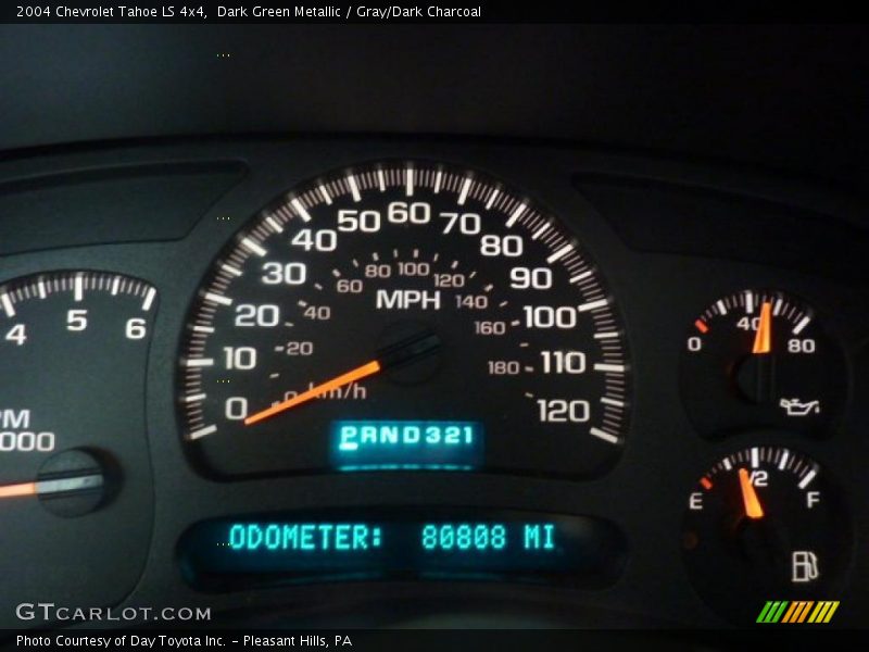 Dark Green Metallic / Gray/Dark Charcoal 2004 Chevrolet Tahoe LS 4x4