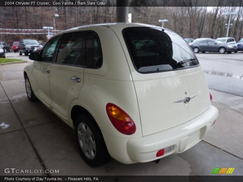 Cool Vanilla / Dark Slate Gray 2004 Chrysler PT Cruiser