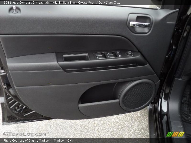 Brilliant Black Crystal Pearl / Dark Slate Gray 2011 Jeep Compass 2.4 Latitude 4x4
