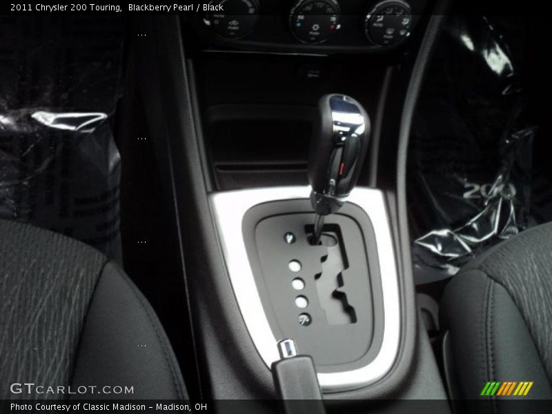 Blackberry Pearl / Black 2011 Chrysler 200 Touring